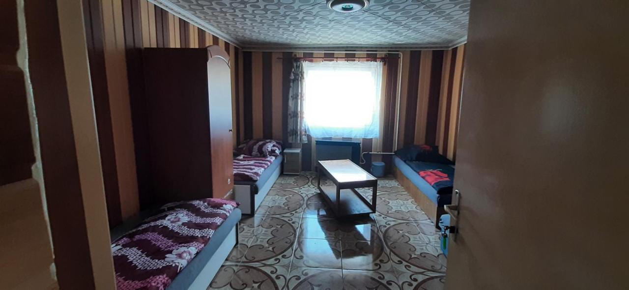 Viktoria Vendeghaz Apartment Miskolc Luaran gambar