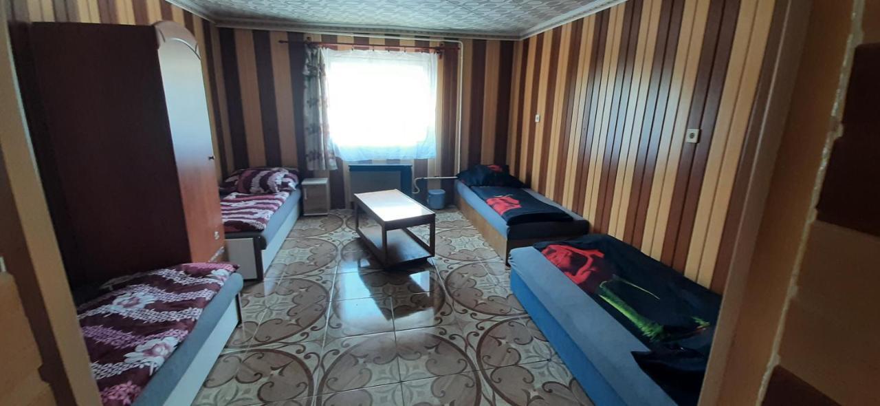 Viktoria Vendeghaz Apartment Miskolc Luaran gambar