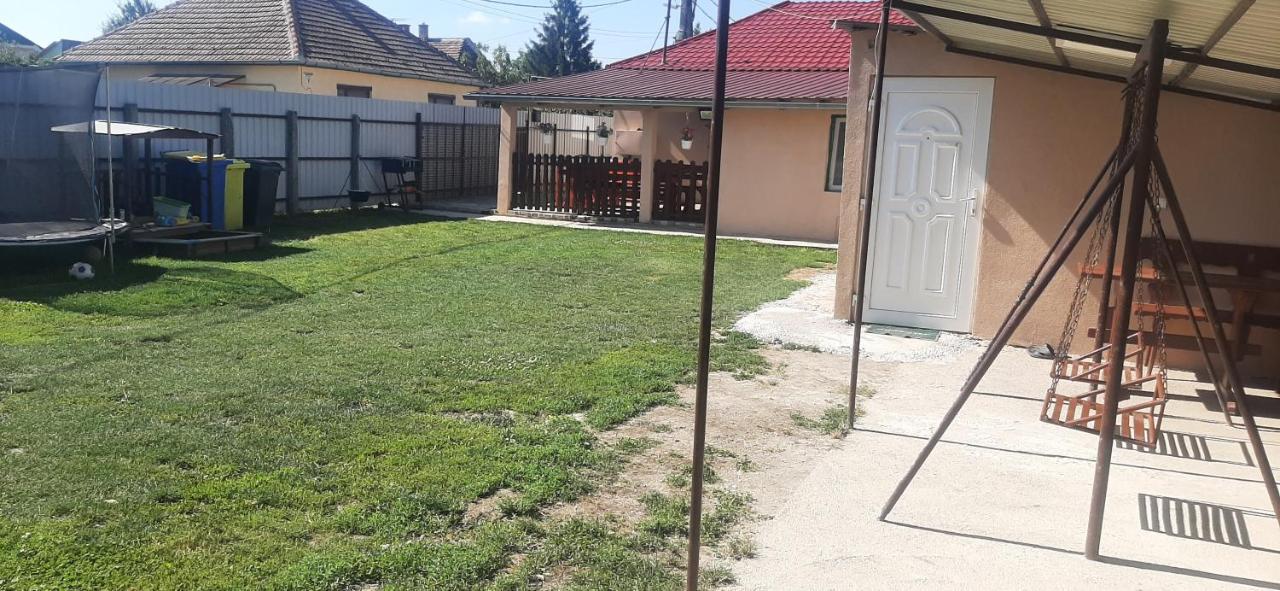 Viktoria Vendeghaz Apartment Miskolc Luaran gambar